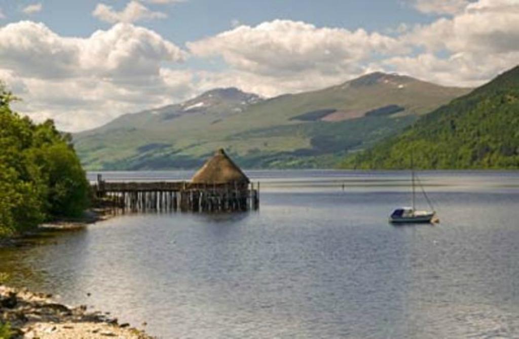 Brae House Bed & Breakfast Aberfeldy Bagian luar foto