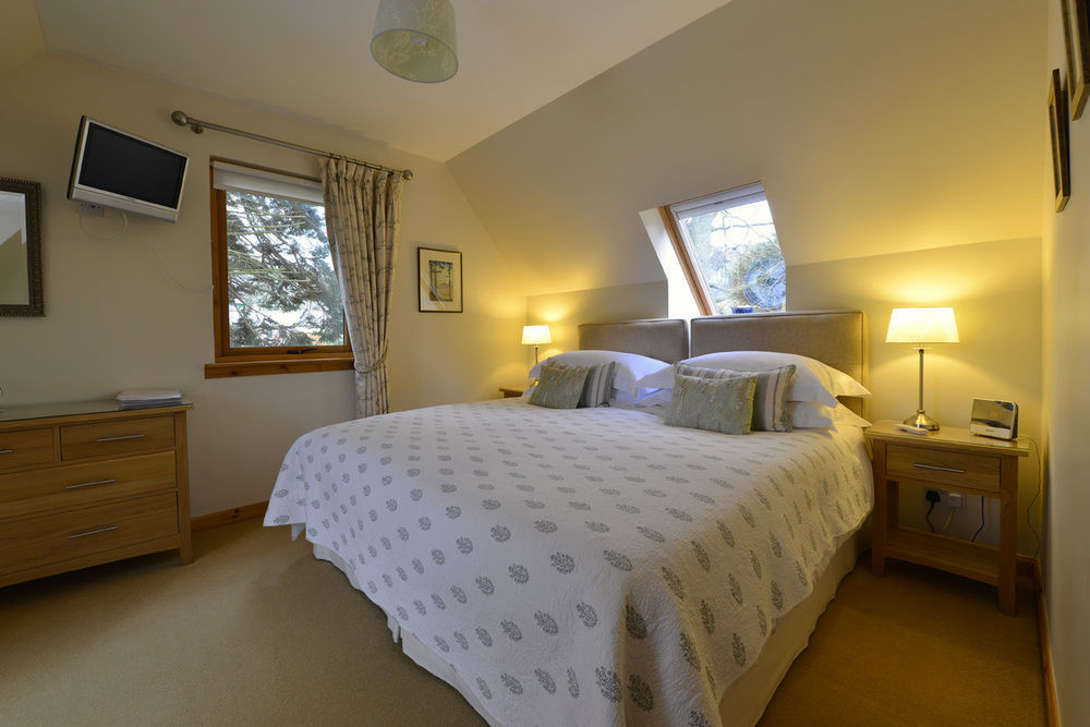 Brae House Bed & Breakfast Aberfeldy Bagian luar foto